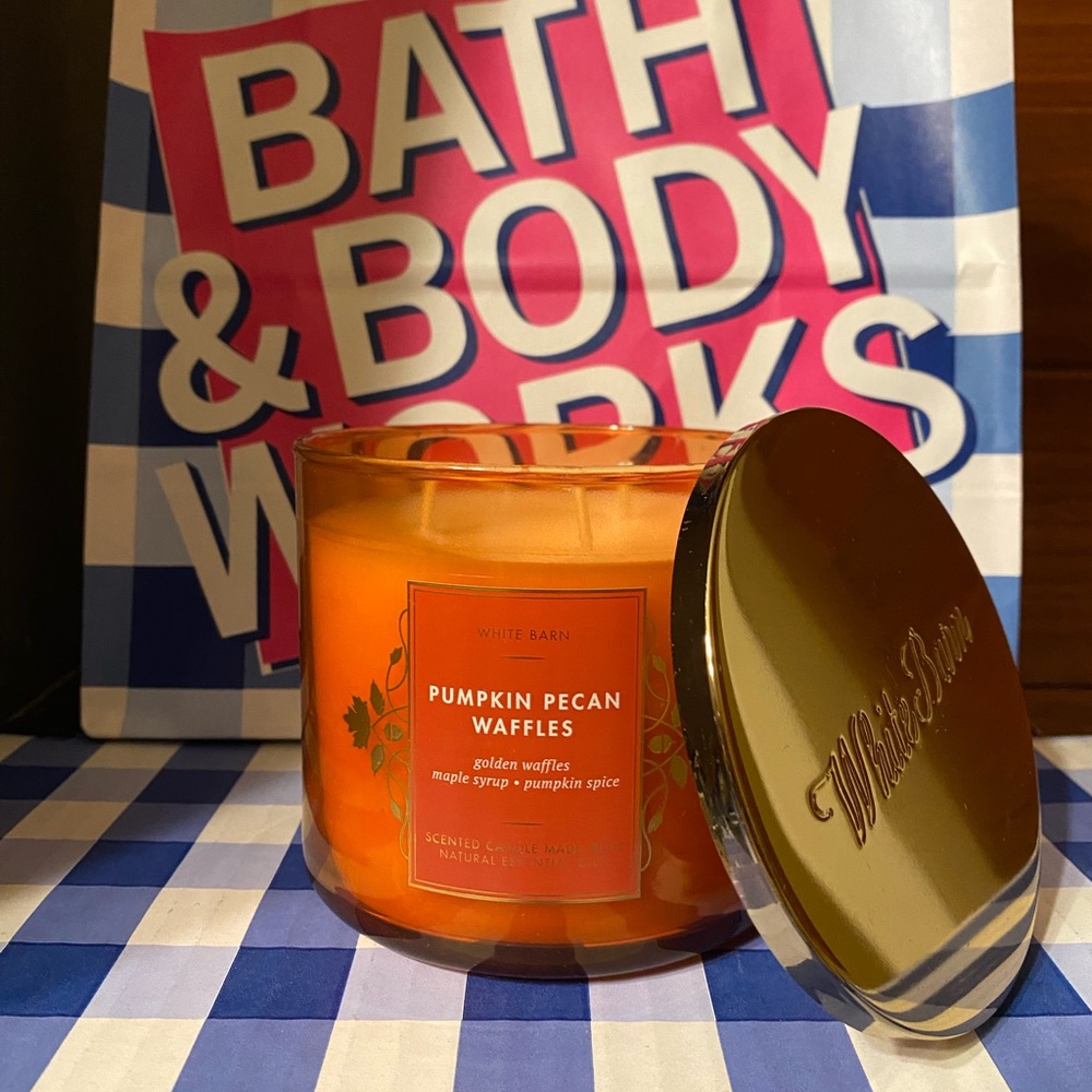 Pumpkin Pecan Waffles 3 Wick Candle White Barn NEW year round label